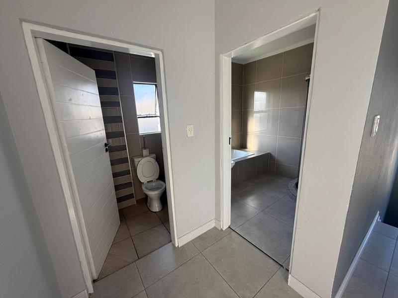 To Let 3 Bedroom Property for Rent in Summerfields Estate Gauteng