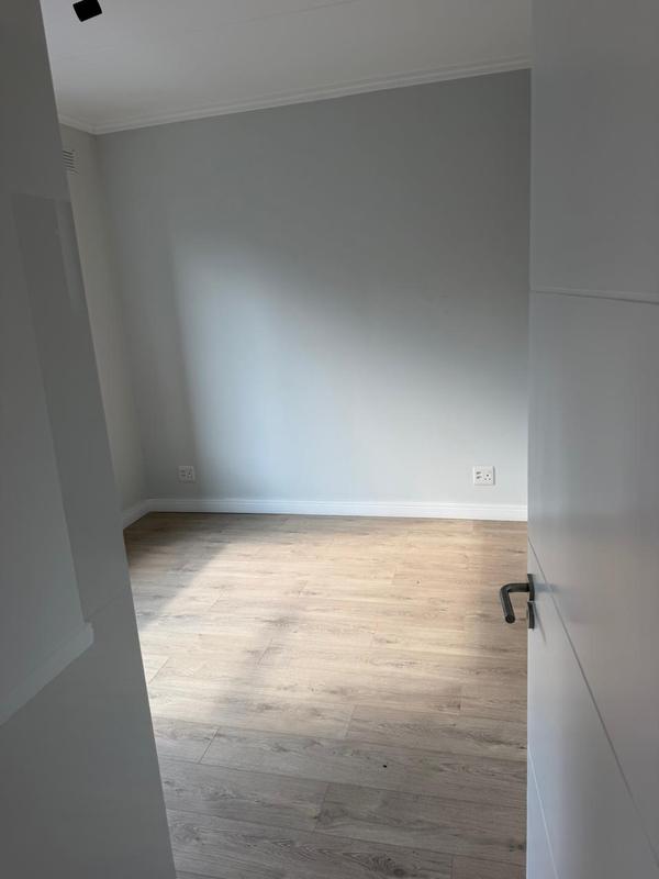 1 Bedroom Property for Sale in Sandringham Gauteng