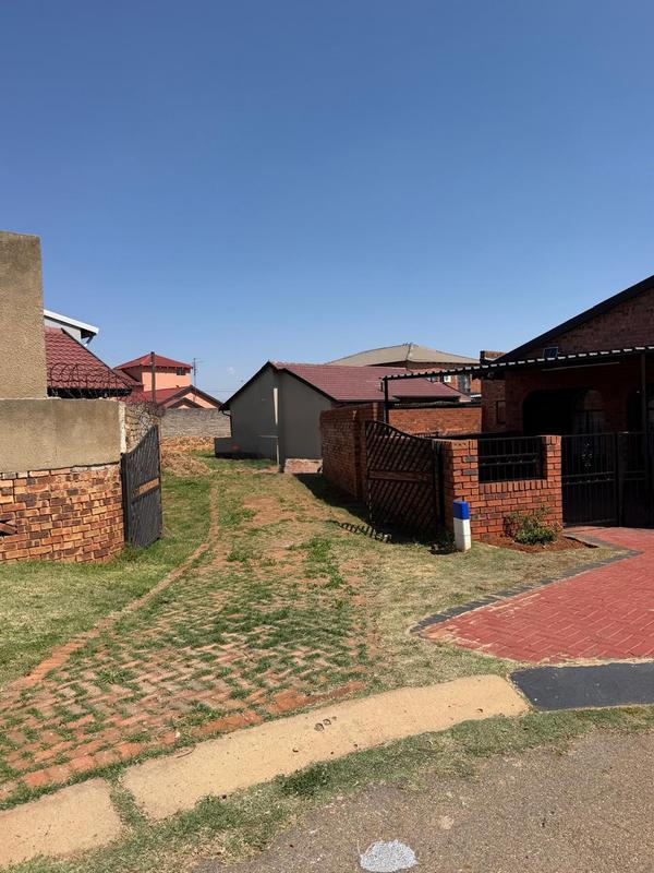 3 Bedroom Property for Sale in Zakariyya Park Gauteng