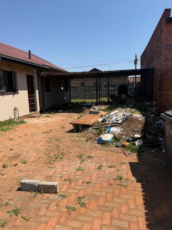 3 Bedroom Property for Sale in Zakariyya Park Gauteng