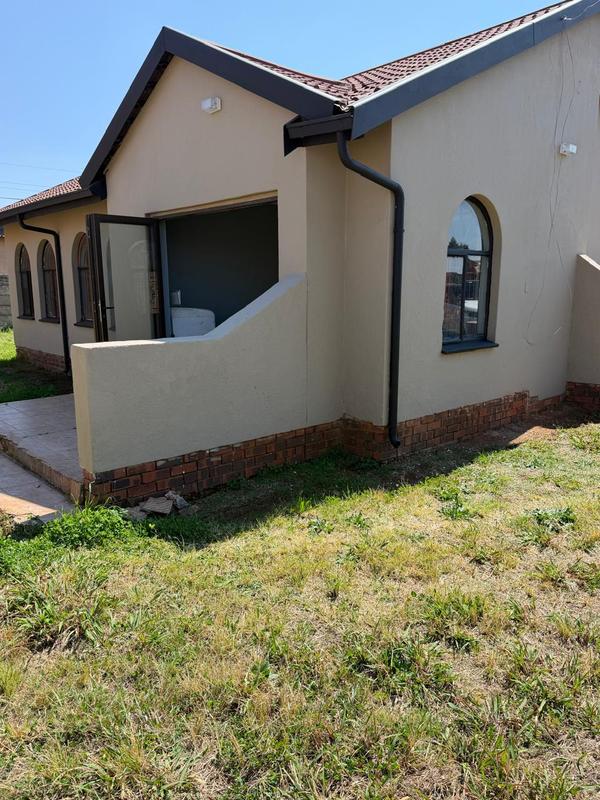 3 Bedroom Property for Sale in Zakariyya Park Gauteng