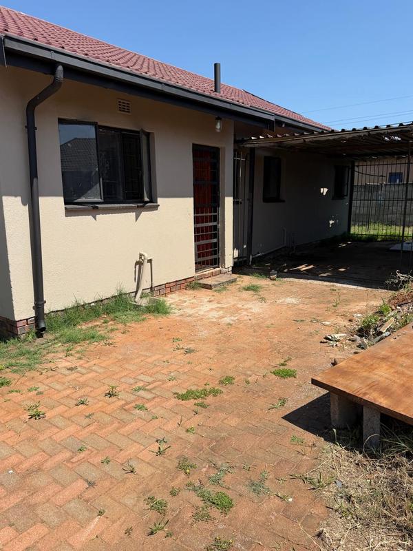 3 Bedroom Property for Sale in Zakariyya Park Gauteng