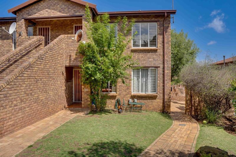 2 Bedroom Property for Sale in Allens Nek Gauteng
