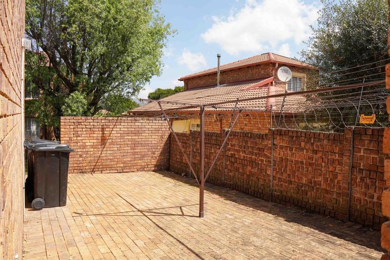 2 Bedroom Property for Sale in Allens Nek Gauteng