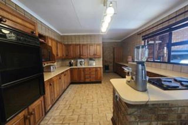 5 Bedroom Property for Sale in Vanderbijlpark SE 3 Gauteng