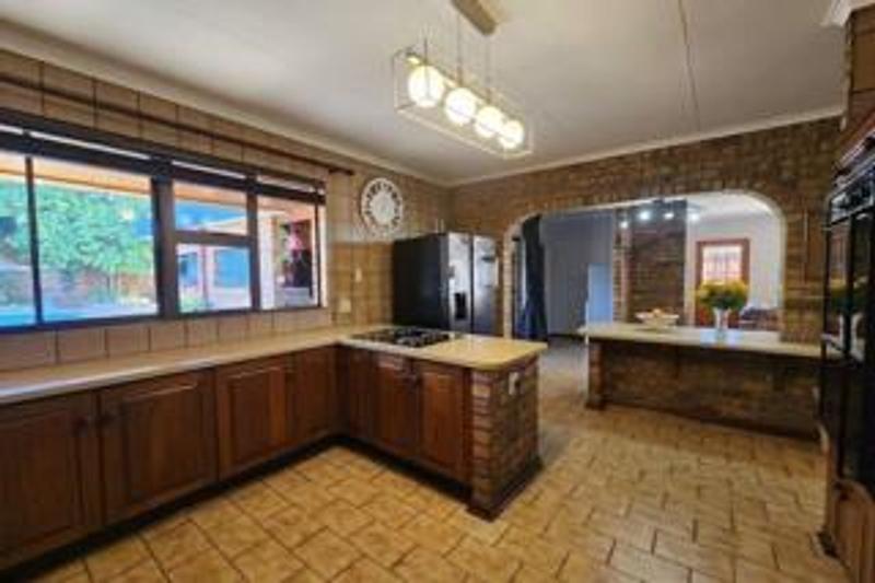 5 Bedroom Property for Sale in Vanderbijlpark SE 3 Gauteng