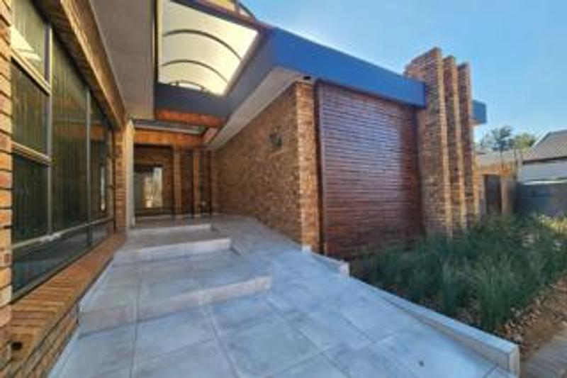 5 Bedroom Property for Sale in Vanderbijlpark SE 3 Gauteng
