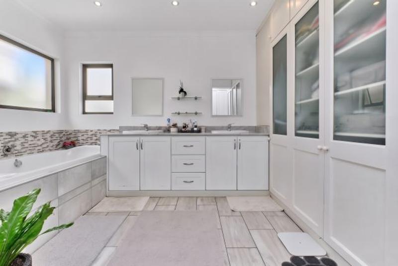 3 Bedroom Property for Sale in Sunninghill Gauteng