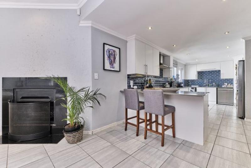 To Let 3 Bedroom Property for Rent in Sunninghill Gauteng