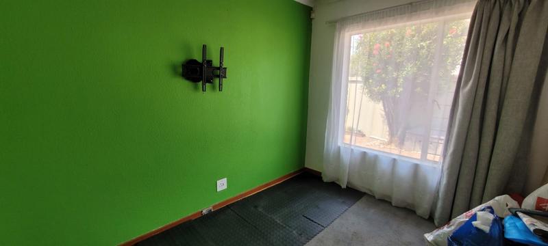 3 Bedroom Property for Sale in New Redruth Gauteng
