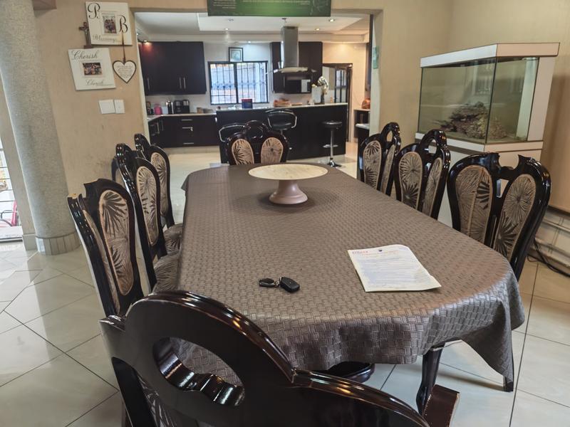 6 Bedroom Property for Sale in Glenvista Gauteng