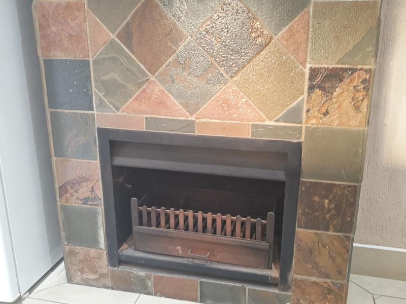 6 Bedroom Property for Sale in Glenvista Gauteng