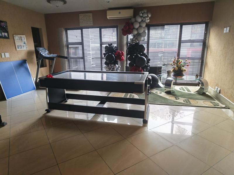 6 Bedroom Property for Sale in Glenvista Gauteng