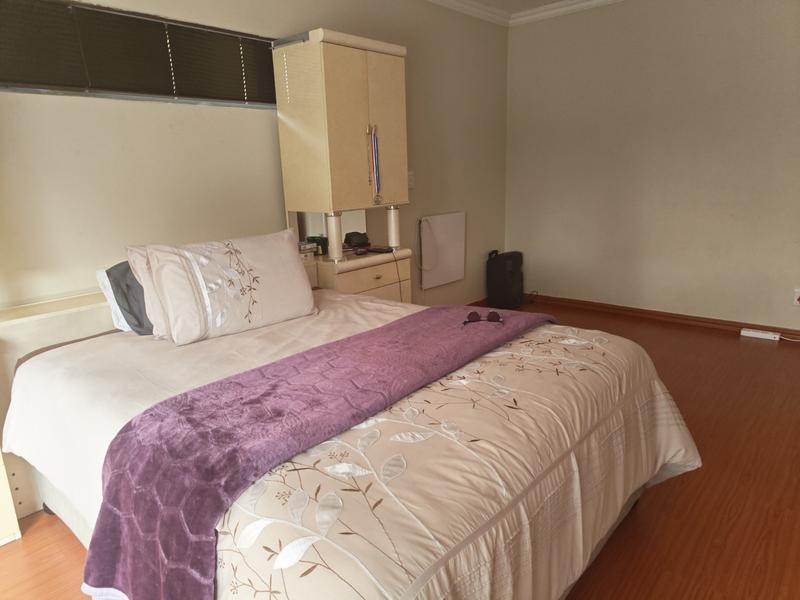 6 Bedroom Property for Sale in Glenvista Gauteng