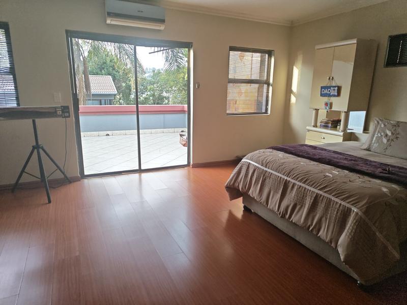6 Bedroom Property for Sale in Glenvista Gauteng