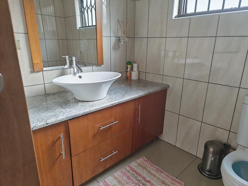 6 Bedroom Property for Sale in Glenvista Gauteng
