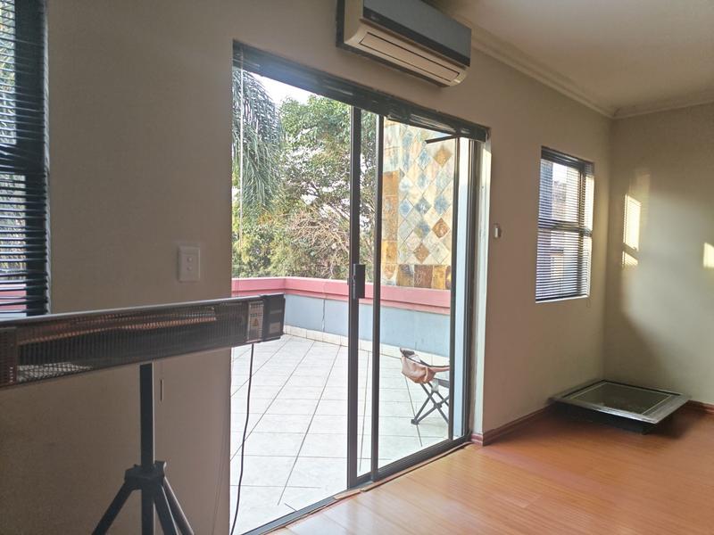 6 Bedroom Property for Sale in Glenvista Gauteng