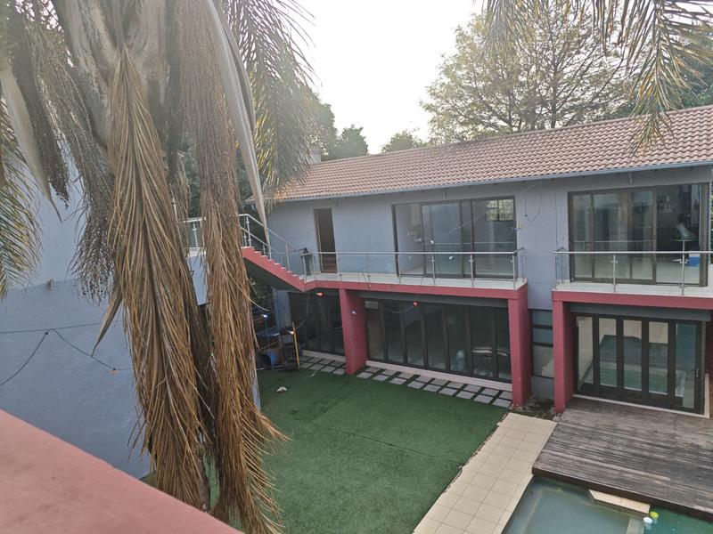 6 Bedroom Property for Sale in Glenvista Gauteng