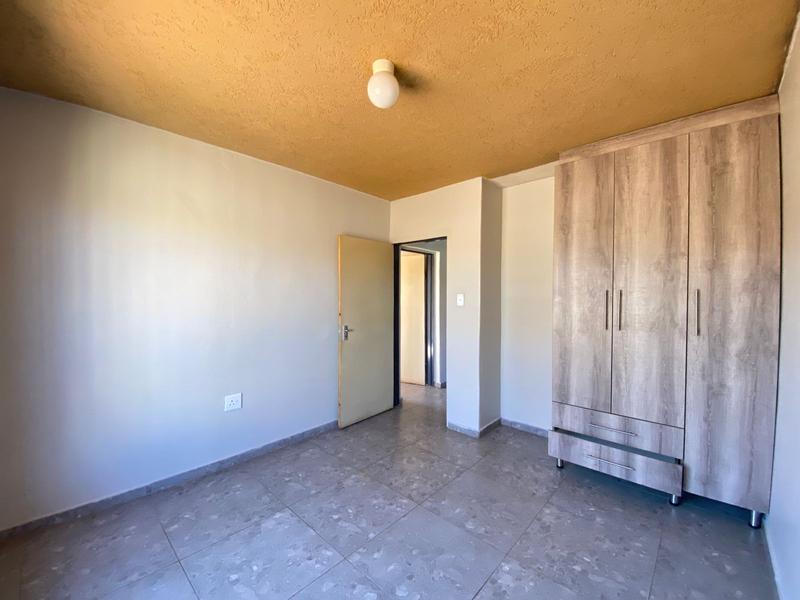 2 Bedroom Property for Sale in Protea Glen Gauteng