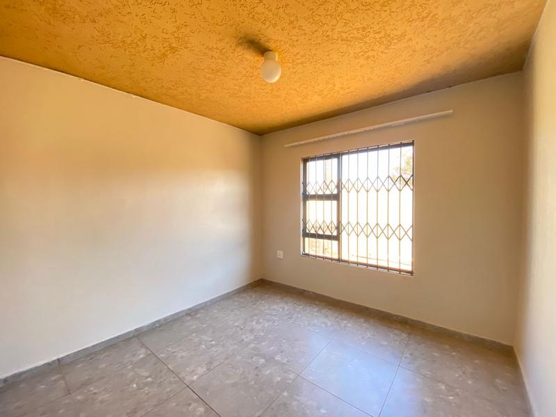2 Bedroom Property for Sale in Protea Glen Gauteng