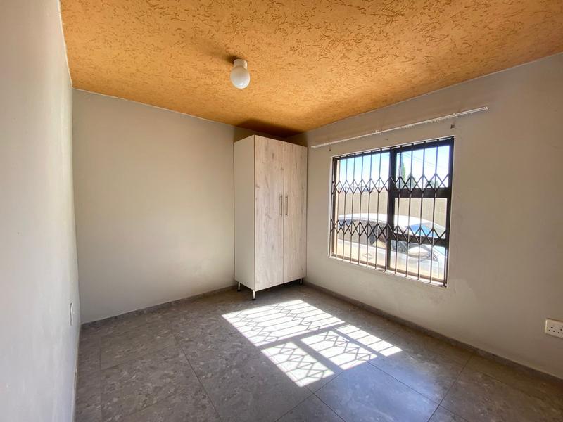 2 Bedroom Property for Sale in Protea Glen Gauteng