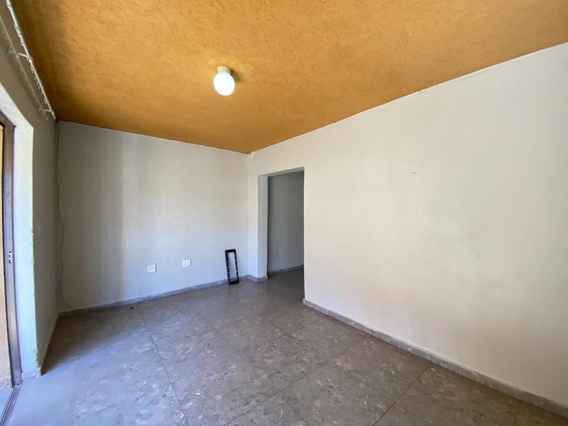 2 Bedroom Property for Sale in Protea Glen Gauteng