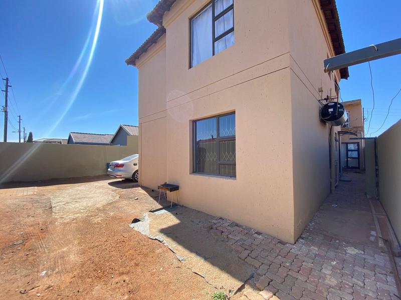2 Bedroom Property for Sale in Protea Glen Gauteng