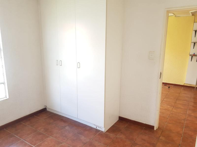 To Let 2 Bedroom Property for Rent in Aureus Gauteng
