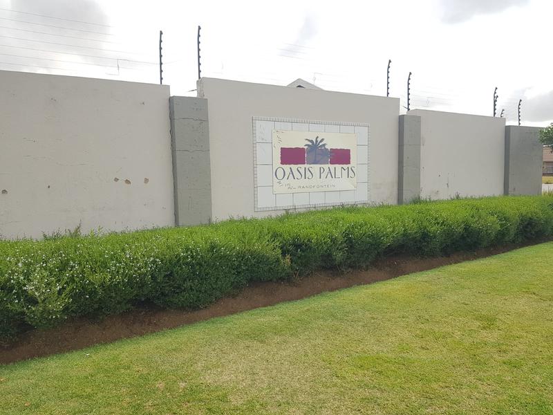 To Let 2 Bedroom Property for Rent in Aureus Gauteng