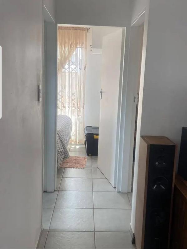 2 Bedroom Property for Sale in Protea Glen Gauteng
