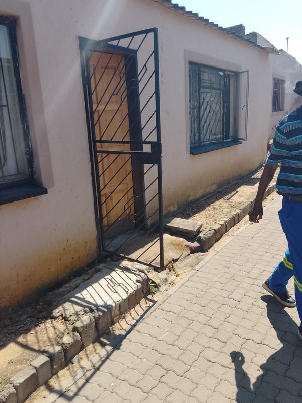 2 Bedroom Property for Sale in Lifateng Gauteng