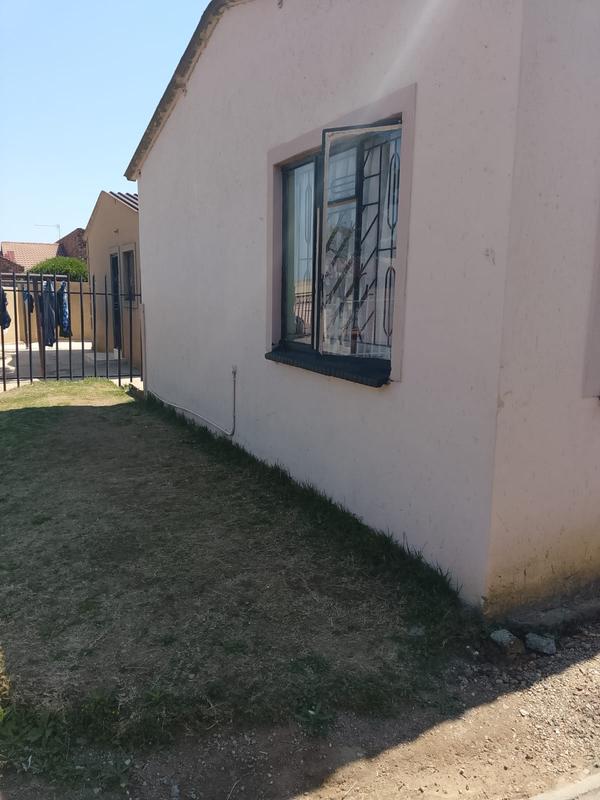 2 Bedroom Property for Sale in Lifateng Gauteng