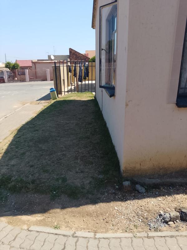 2 Bedroom Property for Sale in Lifateng Gauteng