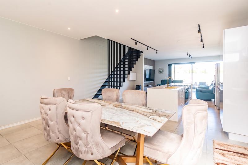2 Bedroom Property for Sale in Hurlingham Gauteng
