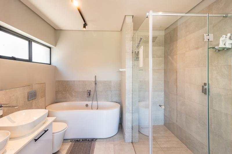 2 Bedroom Property for Sale in Hurlingham Gauteng