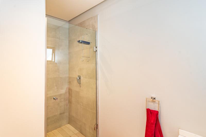 2 Bedroom Property for Sale in Hurlingham Gauteng