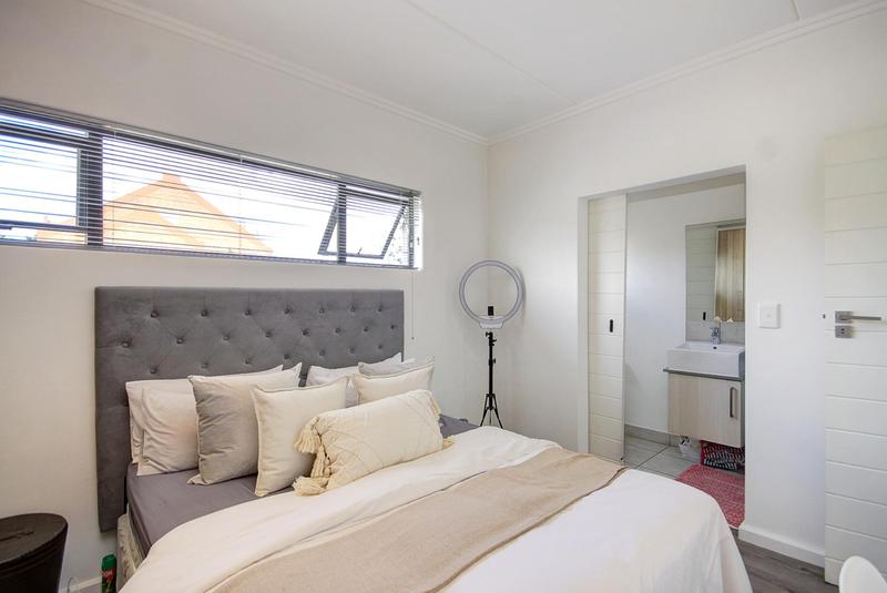 2 Bedroom Property for Sale in Rivonia Gauteng