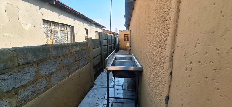 4 Bedroom Property for Sale in Tsakane Gauteng
