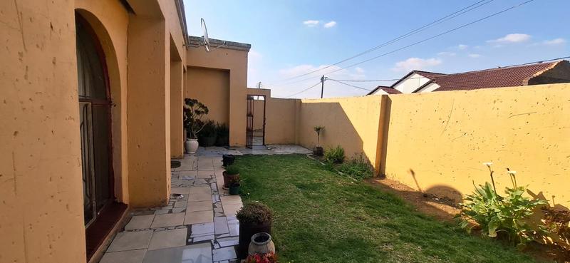 4 Bedroom Property for Sale in Tsakane Gauteng