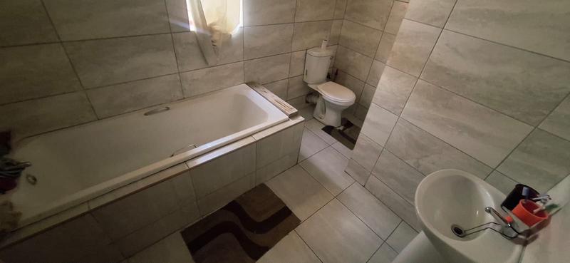 4 Bedroom Property for Sale in Tsakane Gauteng