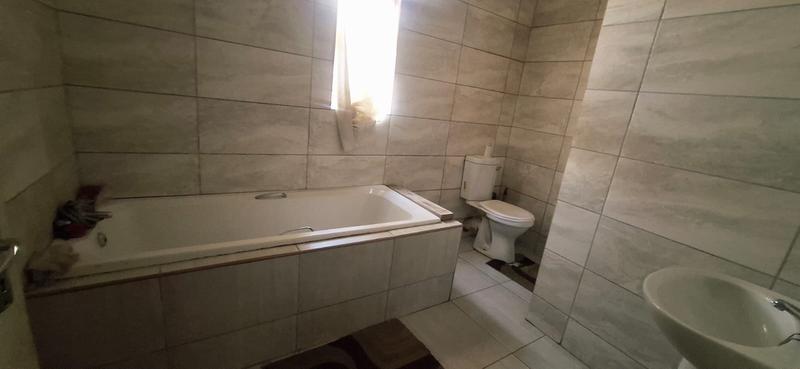 4 Bedroom Property for Sale in Tsakane Gauteng