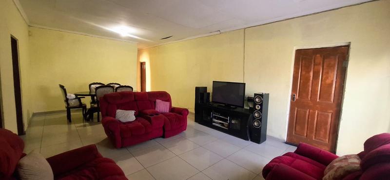 4 Bedroom Property for Sale in Tsakane Gauteng