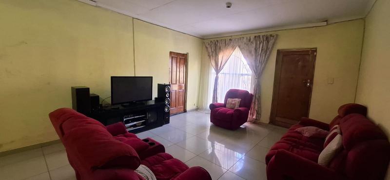 4 Bedroom Property for Sale in Tsakane Gauteng