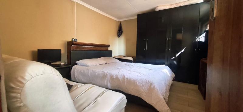 4 Bedroom Property for Sale in Tsakane Gauteng