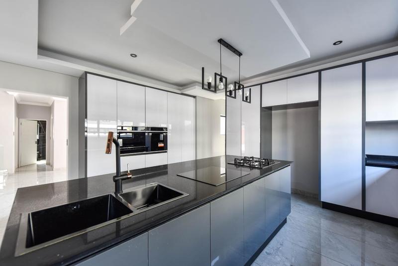5 Bedroom Property for Sale in Six Fountains Residential Estate Gauteng