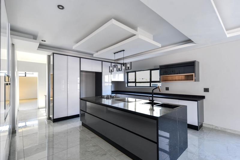5 Bedroom Property for Sale in Six Fountains Residential Estate Gauteng