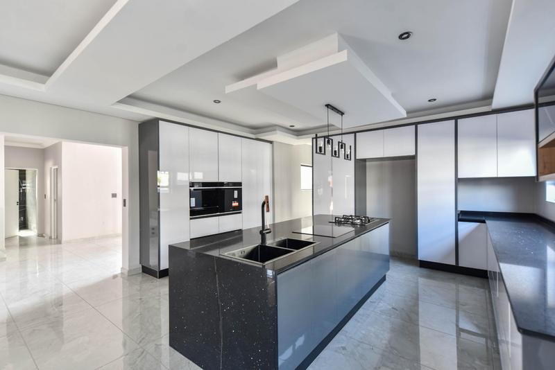 5 Bedroom Property for Sale in Six Fountains Residential Estate Gauteng