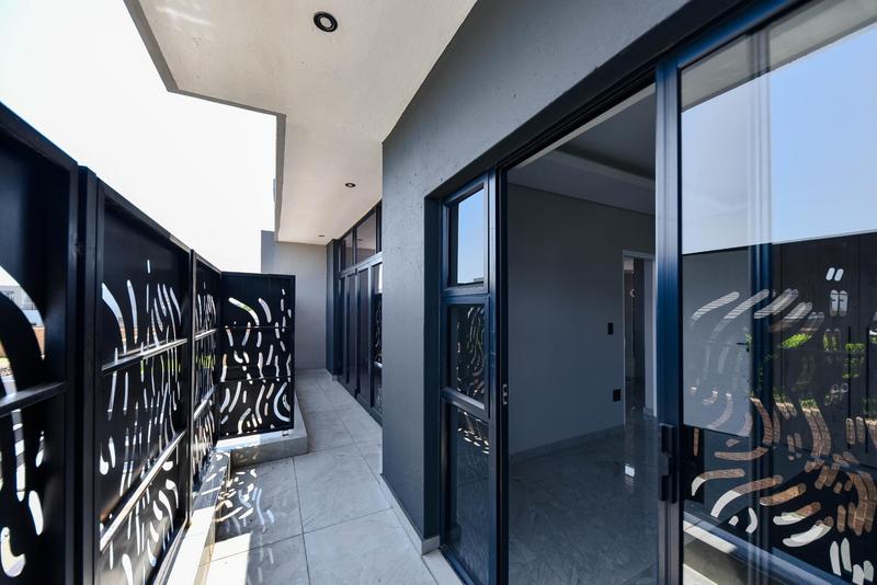 5 Bedroom Property for Sale in Six Fountains Residential Estate Gauteng