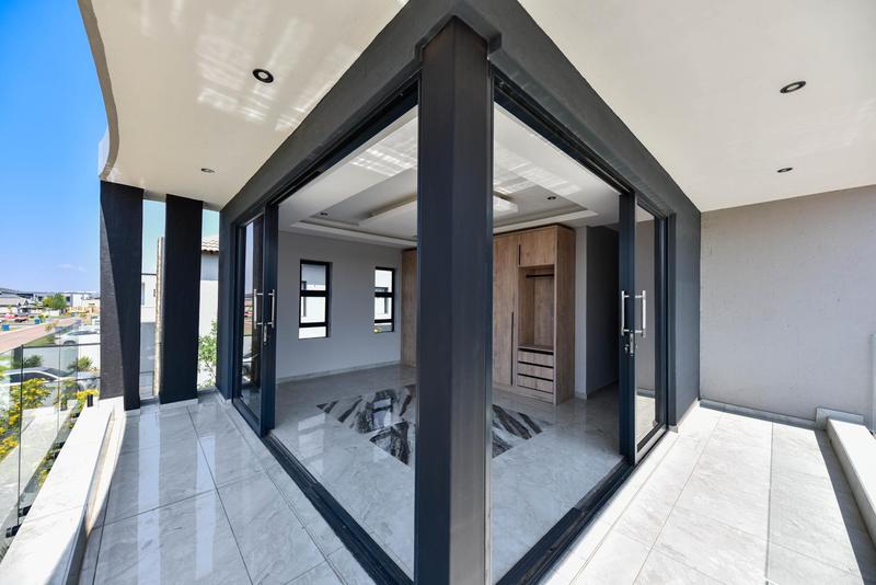 5 Bedroom Property for Sale in Six Fountains Residential Estate Gauteng