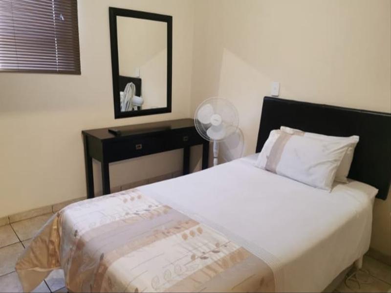 To Let 1 Bedroom Property for Rent in Victory Park Gauteng